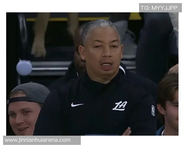 火箭连败跌至西部第五湖人意外上升至西部第三喜讯频传 火箭连败跌至西部第五湖人意外上升至西部第三喜讯频传