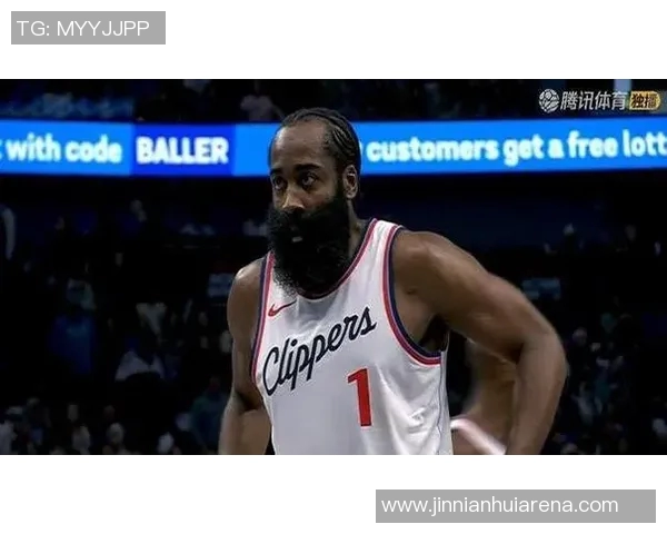 哈登上半场表现平平仅得7分罚球命中率低迷引发关注