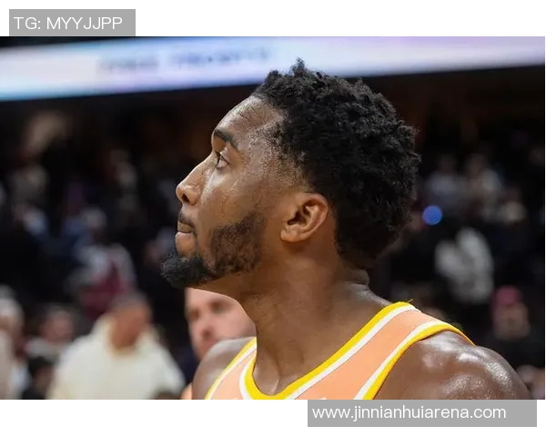 米切尔下半场表现低迷12投仅5中全场仅得15分球队遭遇失利