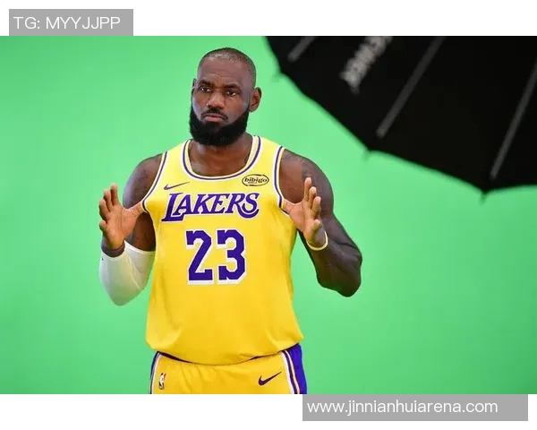 夸梅提醒詹姆斯谨慎挑选身边伙伴以防止重蹈达蒙琼斯覆辙 夸梅提醒詹姆斯谨慎挑选身边伙伴以防止重蹈达蒙琼斯覆辙